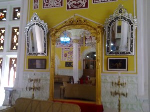 Mirrors of Bangalore Palace 